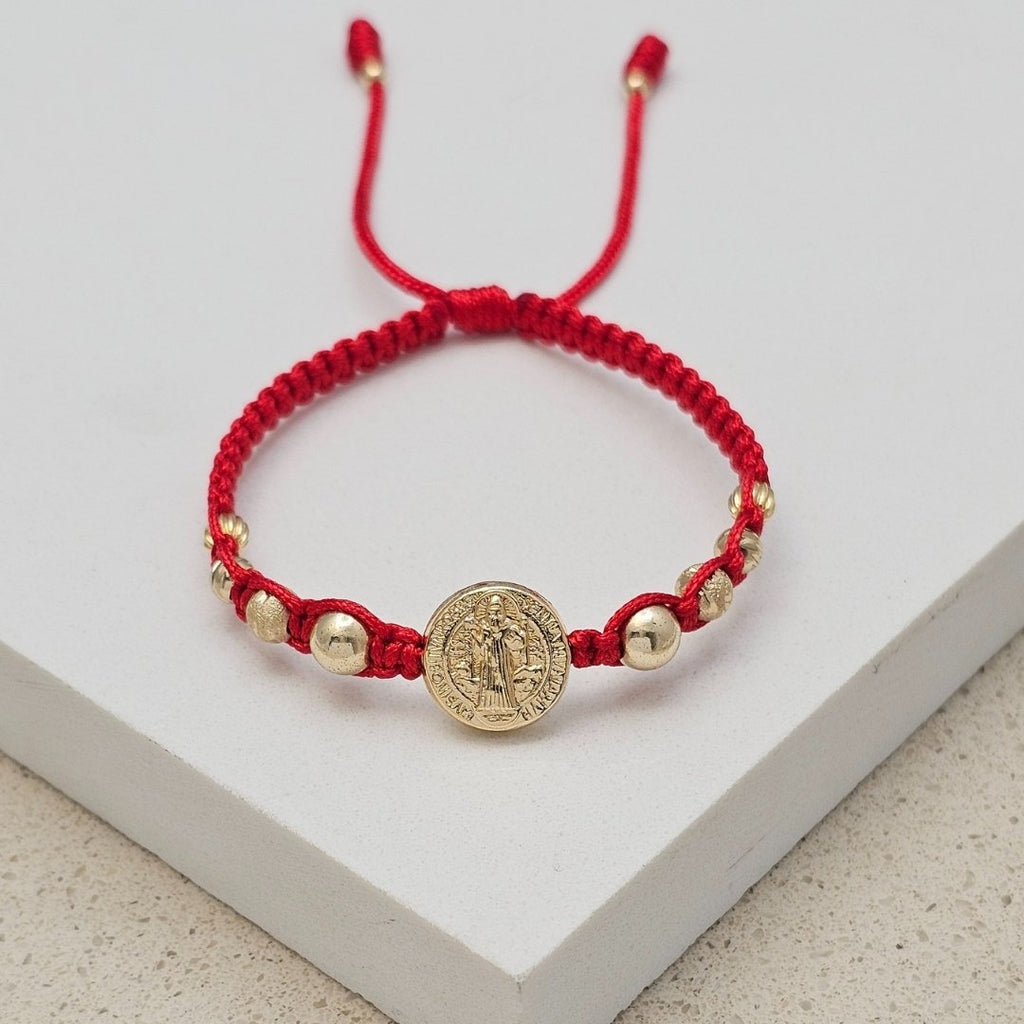 Pulsera San Benito Abrazado en oro laminado